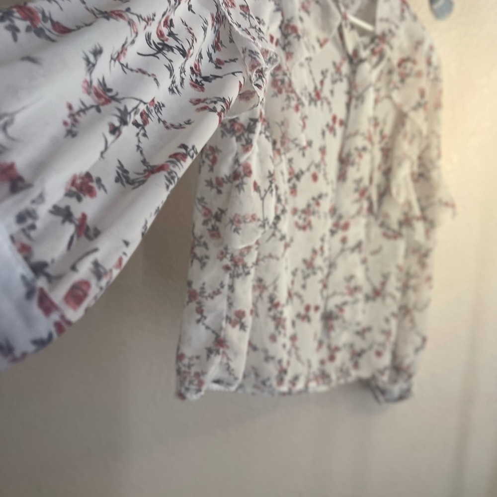 Floral Ruffle Blouse - Picture 13 of 14